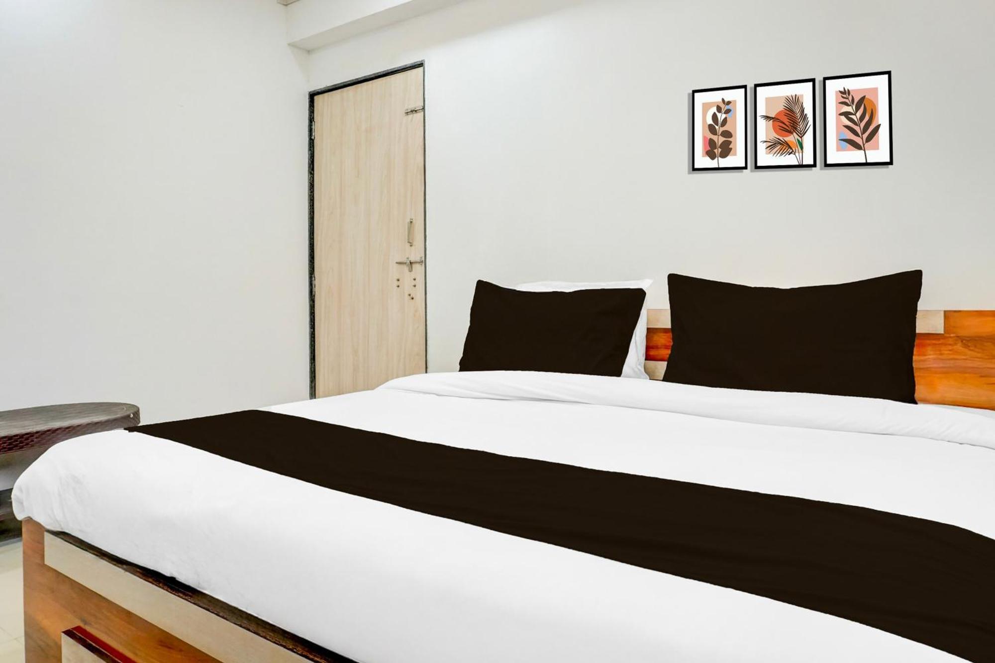 Hotel O Keshava Executive Púna Kültér fotó
