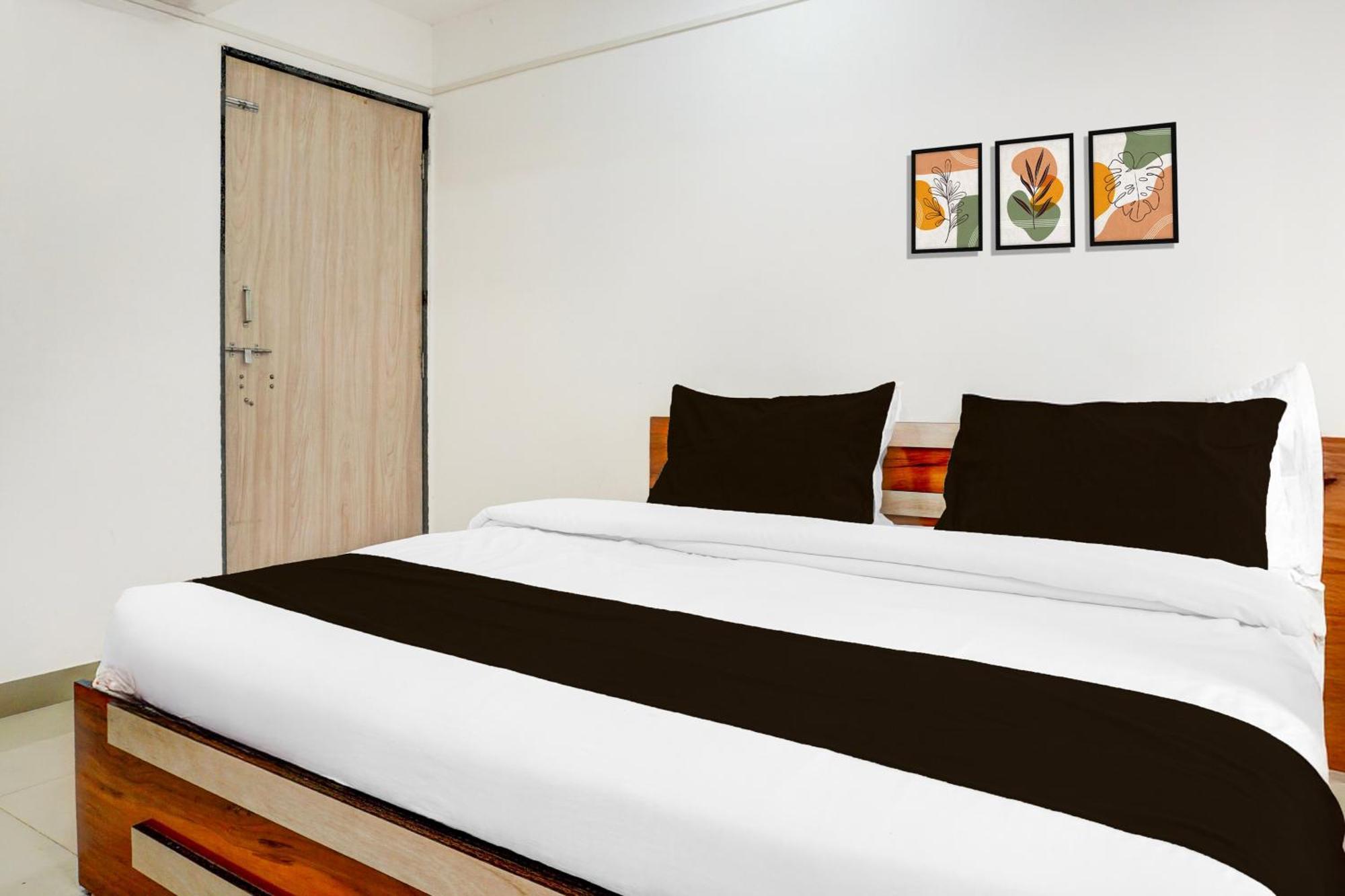 Hotel O Keshava Executive Púna Kültér fotó