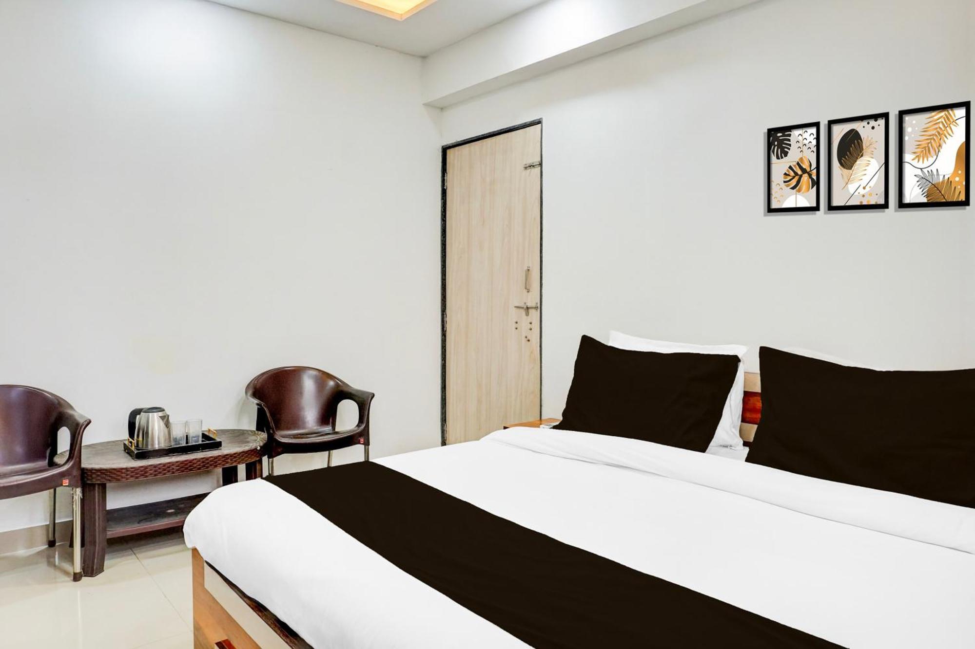 Hotel O Keshava Executive Púna Kültér fotó