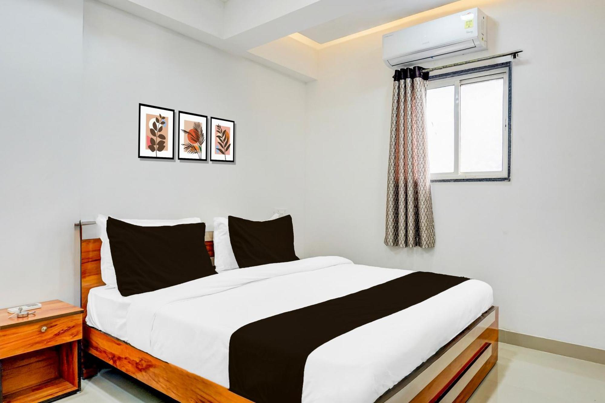 Hotel O Keshava Executive Púna Kültér fotó